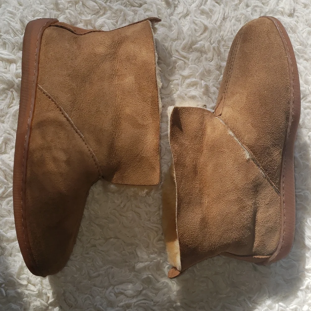 Minnetonka Golden Tan Sheepskin Ankle Boot Brand New Without Box 7 - Picture 9 of 16